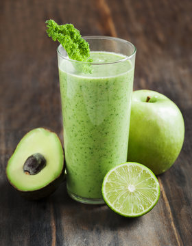 Green juice. Healthy drink.