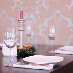 Empty glasses in restaurant