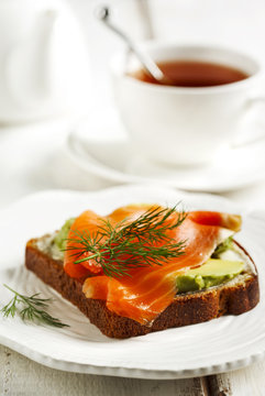 Sandwiches With Smoked Salmon And Avocado