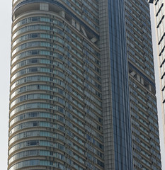 Fototapeta na wymiar round-shaped skyscraper