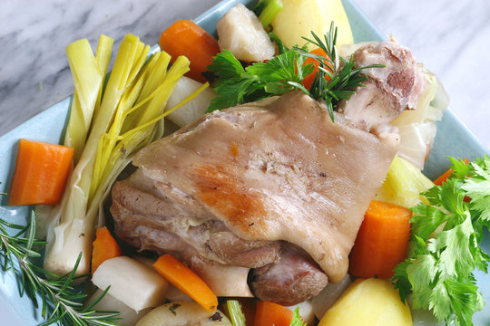 jarret de porc assiette