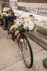 Fototapeta na wymiar Bicycle flower basket