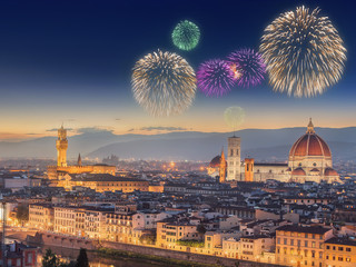 Fototapeta premium Fireworks under Arno River and Ponte Vecchio