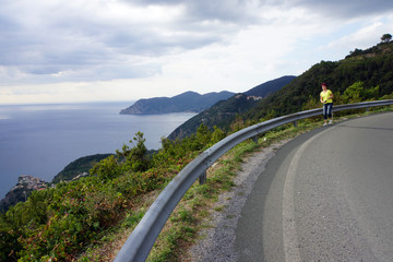 Blick aufC orniglia am Küstenstreifen Cinque Terre