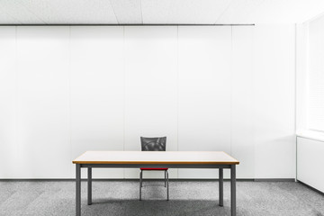机と椅子　 A desk and chair