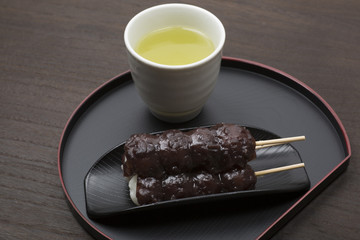 日本茶と餡子団子