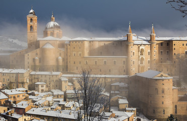 Tempesta di neve sulla città