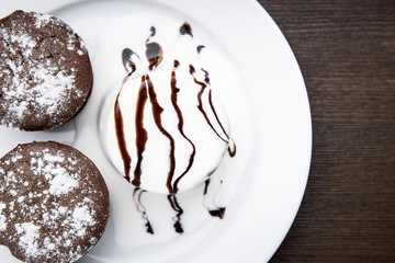 chocolate muffins with ice cream