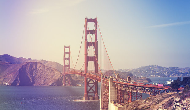 Retro stylized picture of the Golden Gate Bridge.