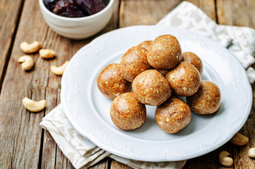 Dates cashew raw vegan balls