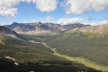 Lake Maligne trail, British Colombia, Canada