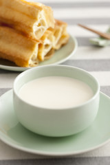 Soybean milk and fried sticks