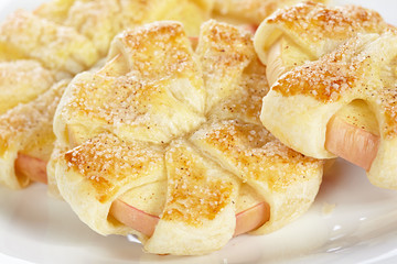 Chamomile from apple and puff pastry