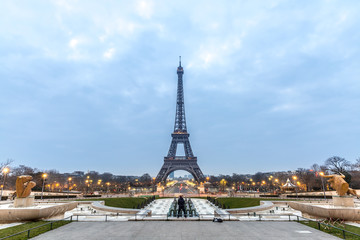 Fototapeta na wymiar Eiffel Tower Sunrise