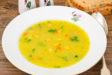 Mashed Pea Soup with Croutons
