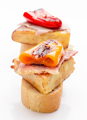 skewers omelette, peppers and ham