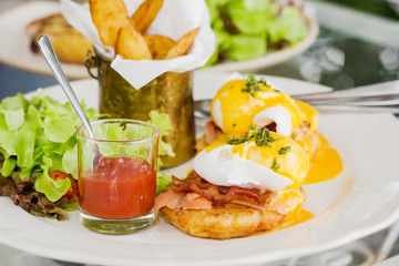 Eggs Benedict