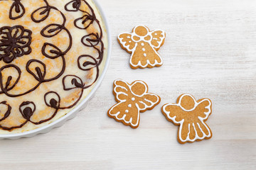 Gingerbread cookies and cheesecake