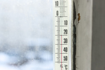 Low temperature on thermometer