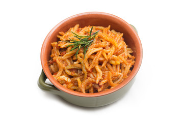 Malloreddus alla campidanese, tipica pasta della Sardegna con salsiccia e pomodoro