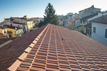 Tetto a falde, tegole marsigliesi, copertura