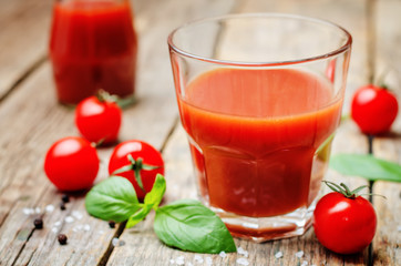 Tomato juice with tomatoes
