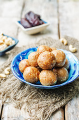 Dates cashew raw vegan balls