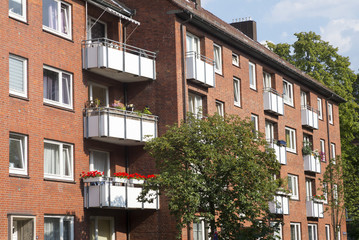 Fassade eines modernen Wohngebäudes in Hamburg, Deutschland