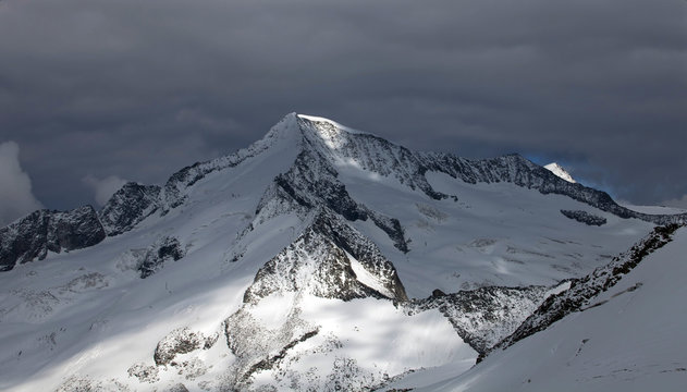 รูปภาพVenedigergruppe เลือกดูภาพถ่ายสต็อก เวกเตอร์ และวิดีโอ1,079