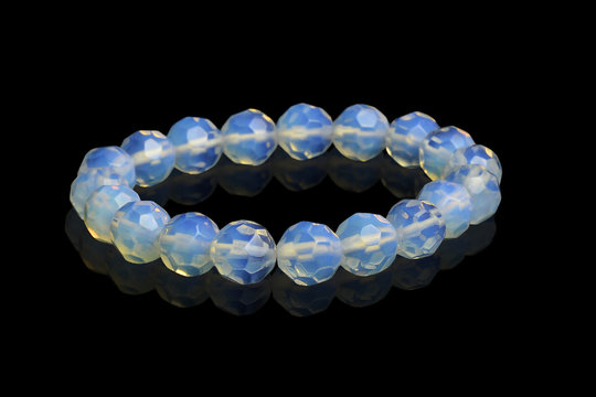 bracelet moonstone for charming and lucky with black ground