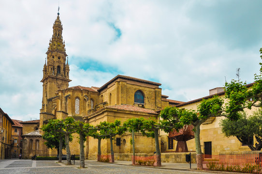 Catedral de Santo Domingo de la Calzada, torre barroca, La Rioja, Logro&ntilde;o, Espa&ntilde;a, 