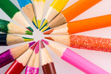 Naklejka premium colorful pencils background