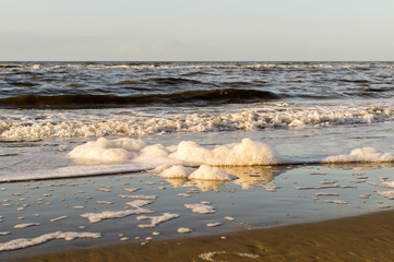 Nordsee Strand mit Schaum