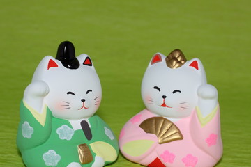 Obraz premium 招きねこの雛人形
