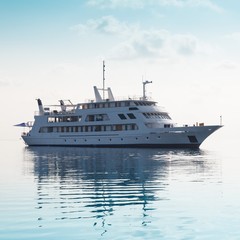 Fototapeta na wymiar Boat in the Maldivian tropical sea