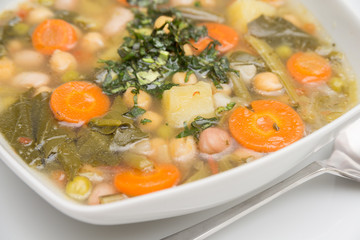 Minestra di verdure e ortaggi