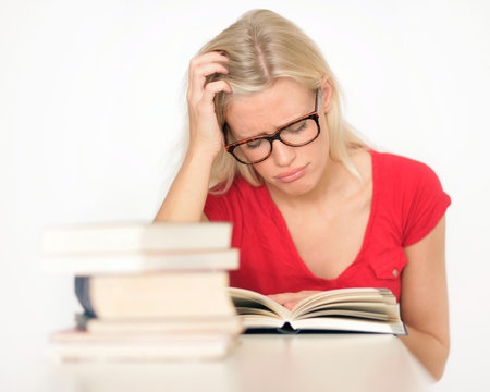 Studentin mit B&uuml;cher 
