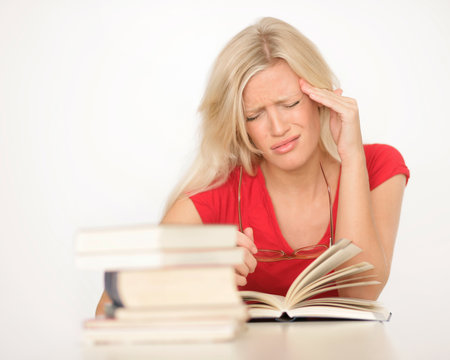 Studentin mit B&uuml;cher 