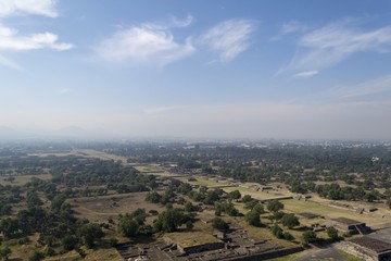 Fototapeta na wymiar View of ancient Aztec town - Teotihuacan