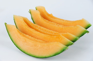 sliced cantaloupe melon