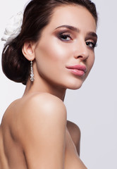 Obraz premium Portrait of beautiful young brunette woman bride