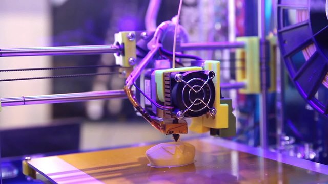 3D printer printing close up process
