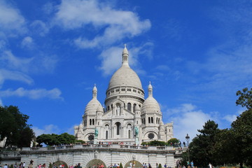 Fototapeta premium Bazylika Najświętszego Serca Pana Jezusa w Paryżu, Francja