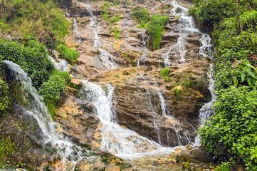 Fototapeta na wymiar tropical Waterfall