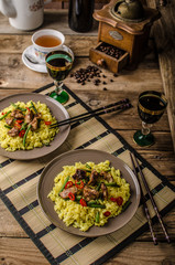 Curry rice with crisp chicken meat and chilli