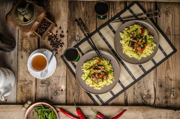 Curry rice with crisp chicken meat and chilli