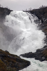Norvegia, una cascata.