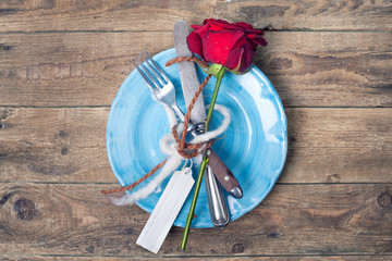 liebevolles Gedeck zum Valentinstag