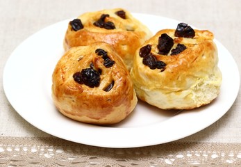 buns with raisins