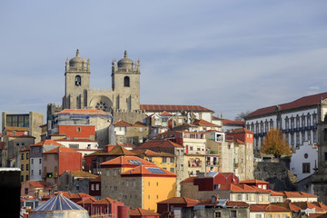 Fototapeta na wymiar Porto cathedral and house roofs from viewpoint